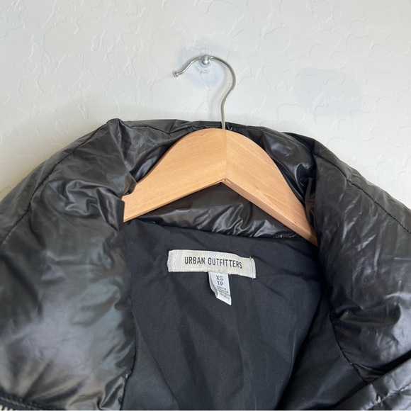 Urban Outfitters Taryn Cropped Puffer Jacket - Picture 5 of 7